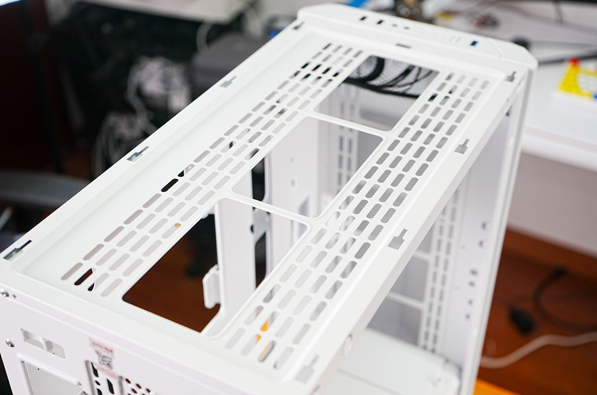 长城隐刃纯白机箱7