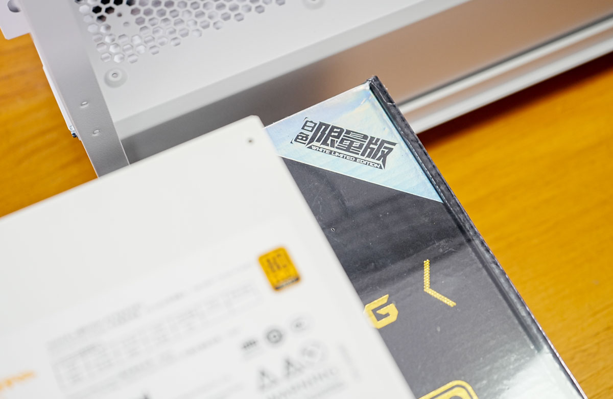 长城隐刃纯白机箱17